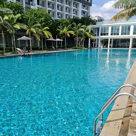 Retreat At Cybersquare Apartment ไซเบอร์จายา ภายนอก รูปภาพ