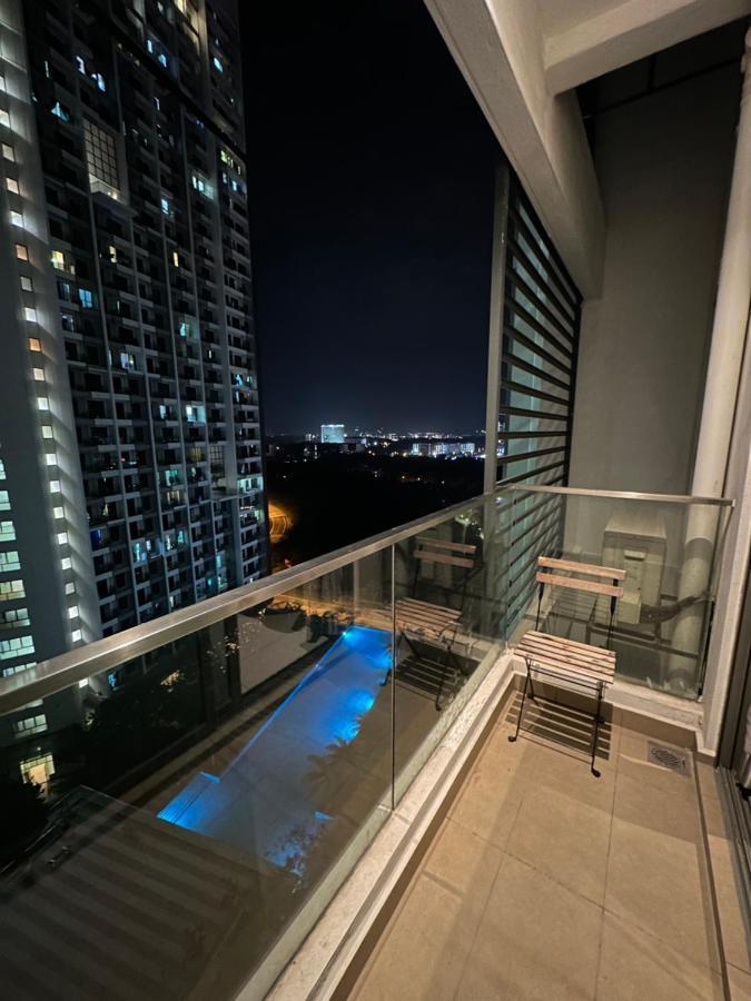 Retreat At Cybersquare Apartment ไซเบอร์จายา ภายนอก รูปภาพ