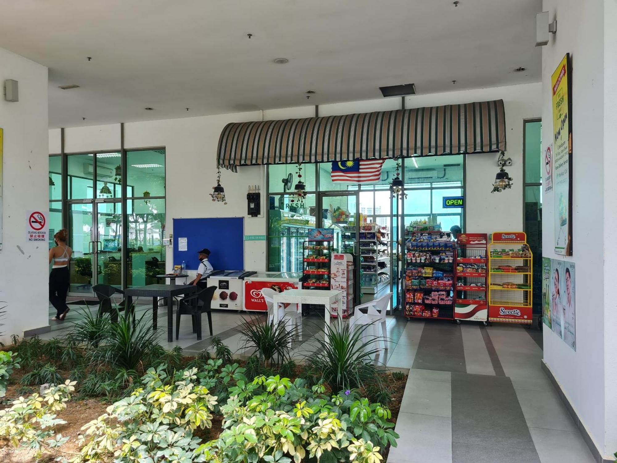 Retreat At Cybersquare Apartment ไซเบอร์จายา ภายนอก รูปภาพ