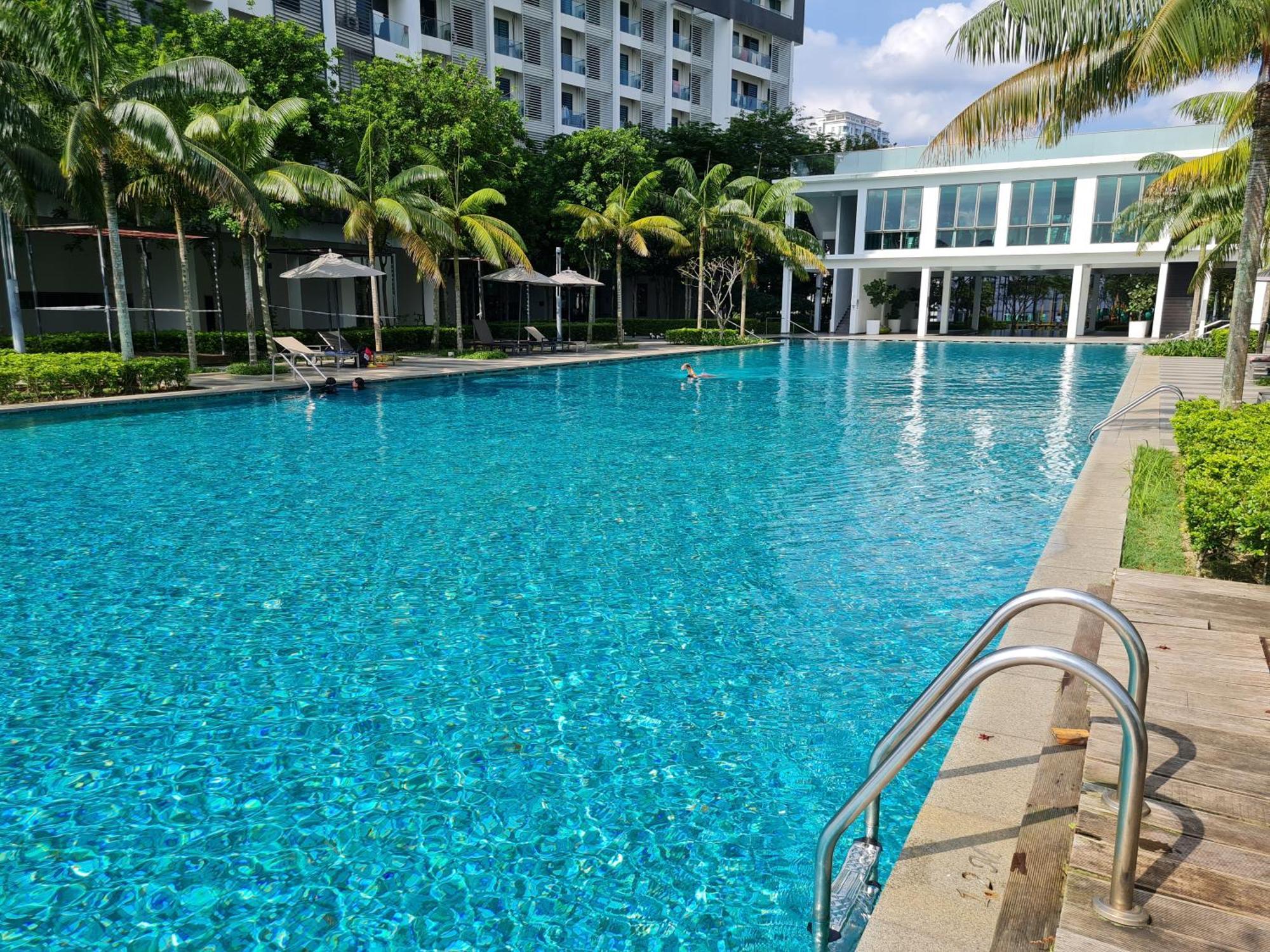 Retreat At Cybersquare Apartment ไซเบอร์จายา ภายนอก รูปภาพ